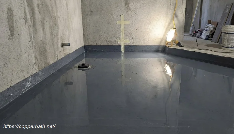 Chống thấm phòng tắm khi lắp đặt bồn tắm nằm: Những lưu ý sống còn  Ngam nuoc thu tai trong 24 gio de kiem tra do kin nuoc cua lop chong tham